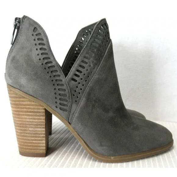 Vince Camuto FILEANA Ankle Bootie Suede Leather Split Shaft Heeled Gray Zip Sz 7 - Picture 1 of 8